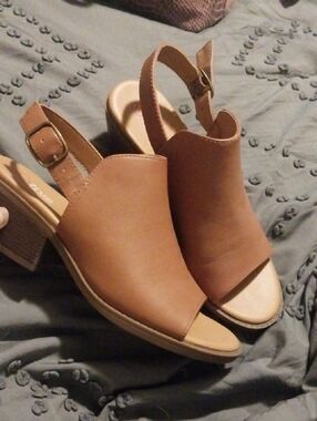 BareTraps Tan Open-Toe Slingback Block Heel Sandals